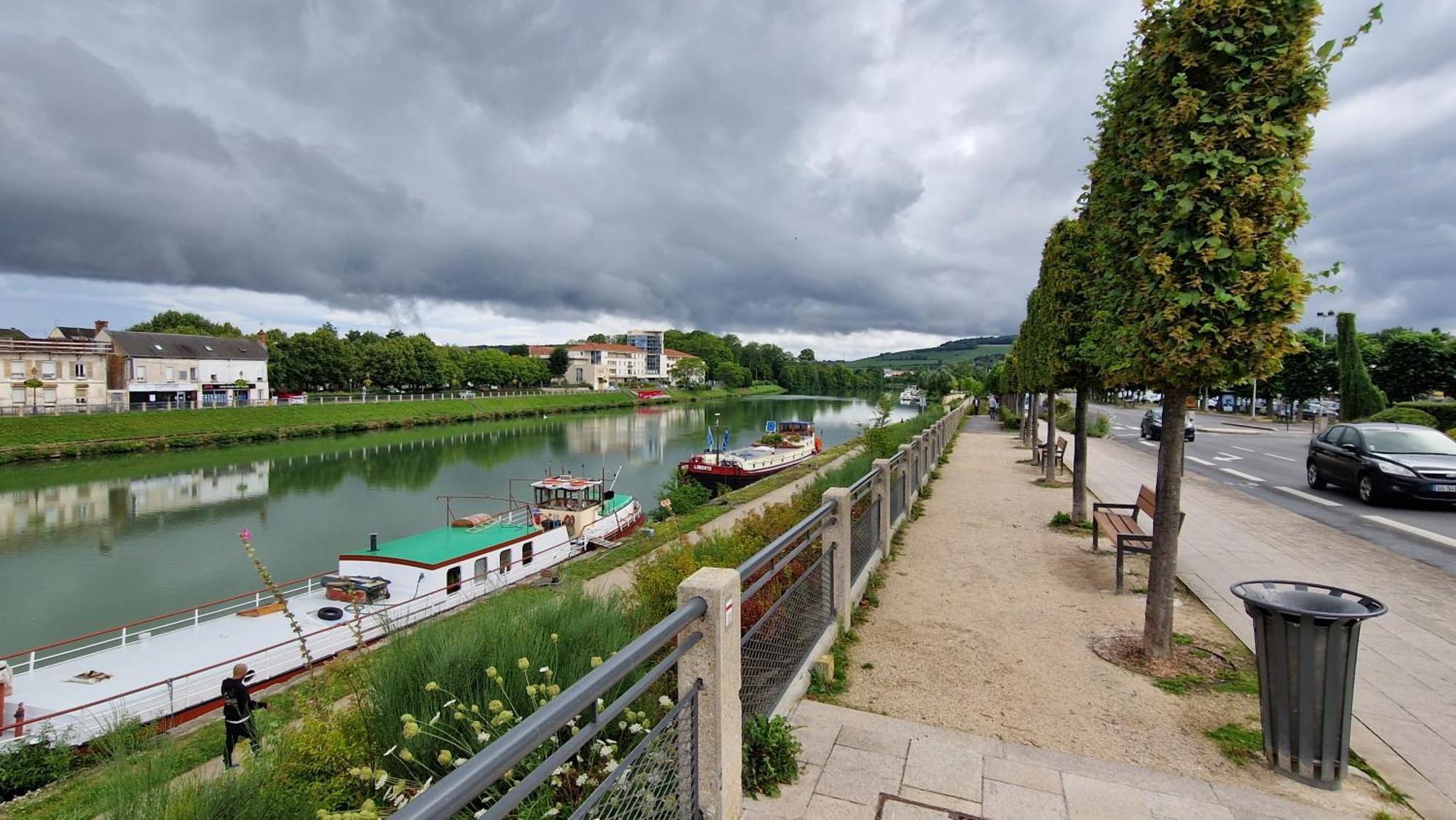 L'Hirondelle Apartamento Château-Thierry Exterior foto